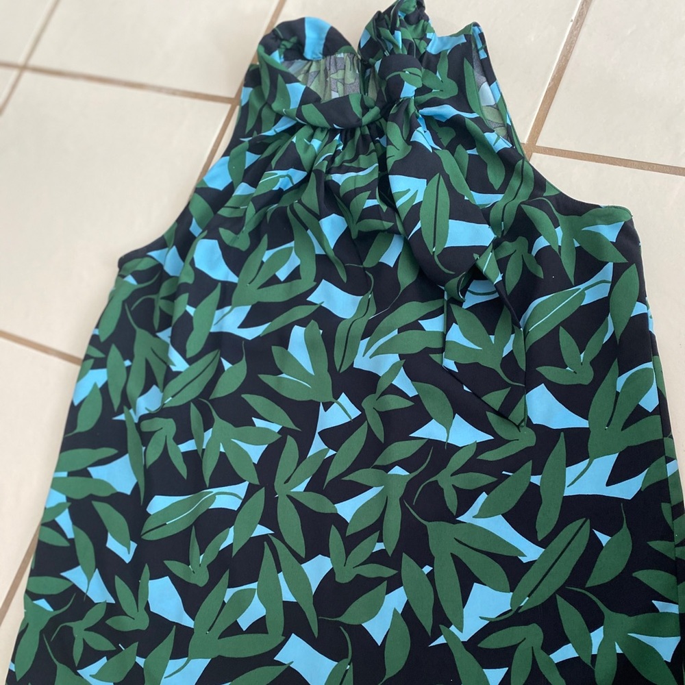 Sleeveless top tropical print